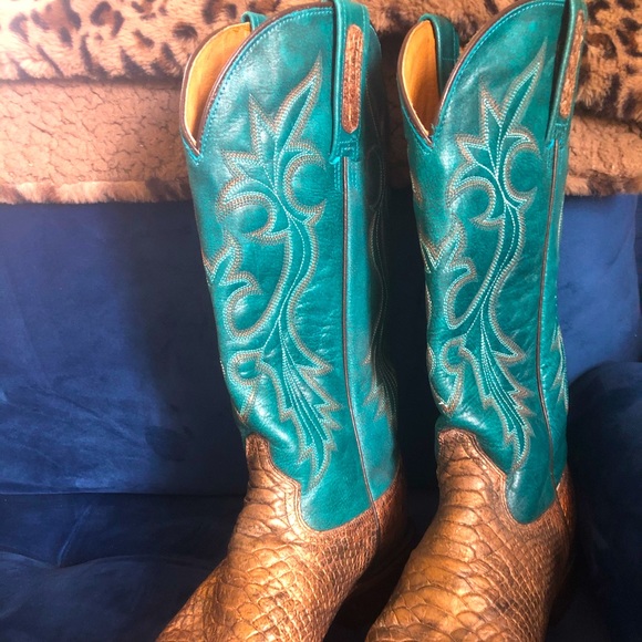 Cowgirl Boots - Picture 3 of 4